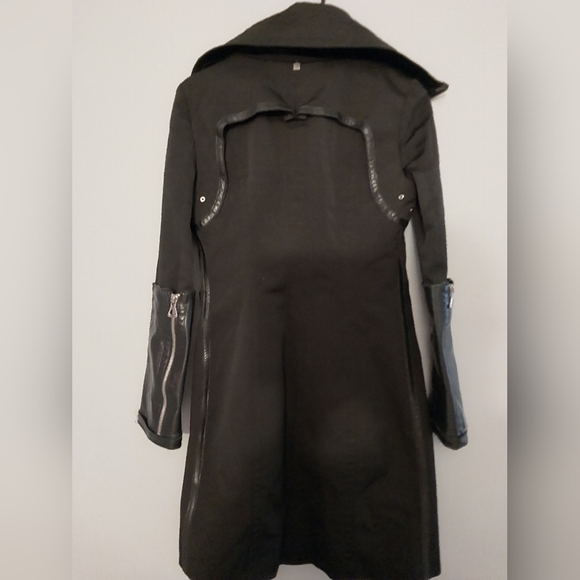 Beautiful rudsak coat size small - Picture 3 of 3